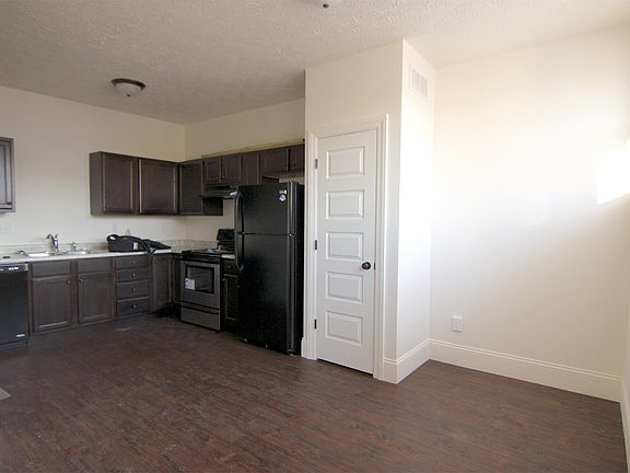 3rd image of 235 Buckeye St #3