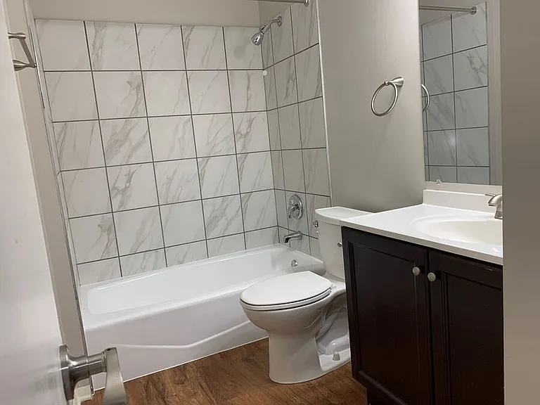 119 Scarborough Ct #H2 — Photo 11