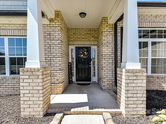 5th image of 5224 Sustar Dr
