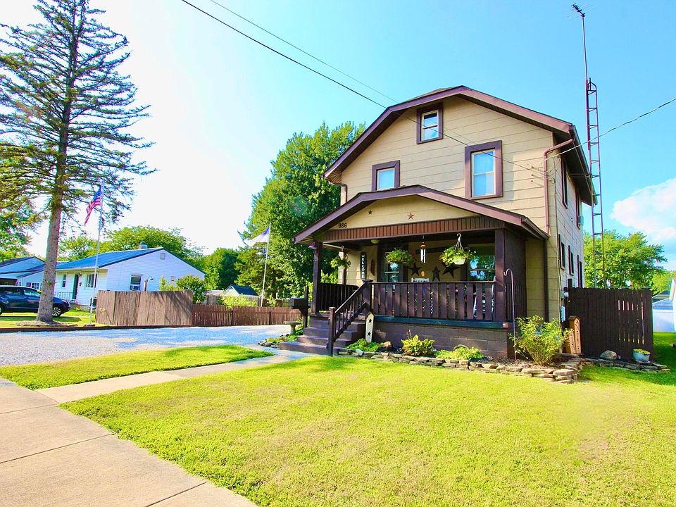1st image of 986 Woodrow Ave