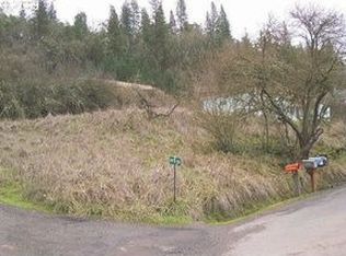 1011 NE Rifle Range St, Roseburg, OR 97470