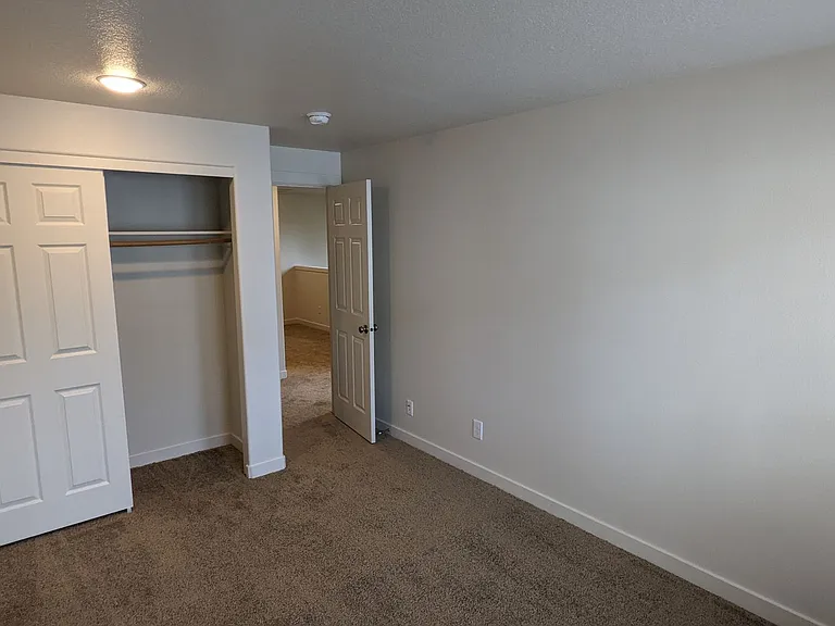 Halsey East Townhomes — Photo 159