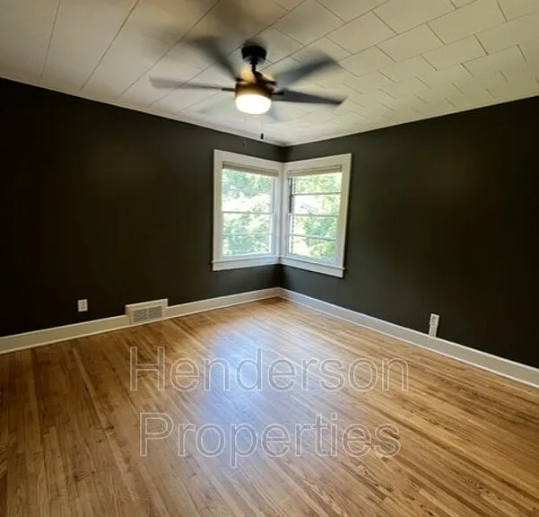 1631 Maple Ave — Photo 11