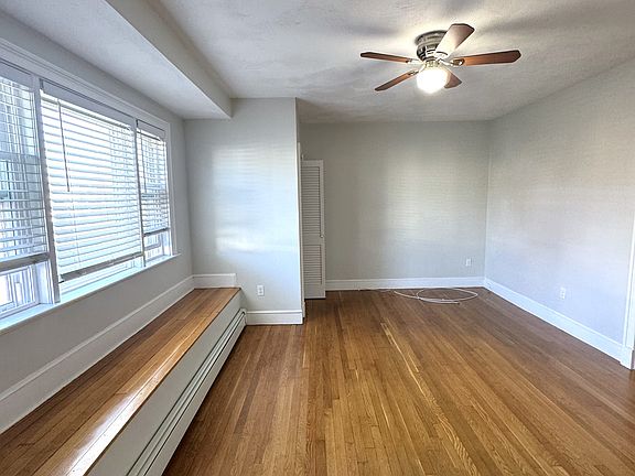 3rd image of 579 Hancock St #1L