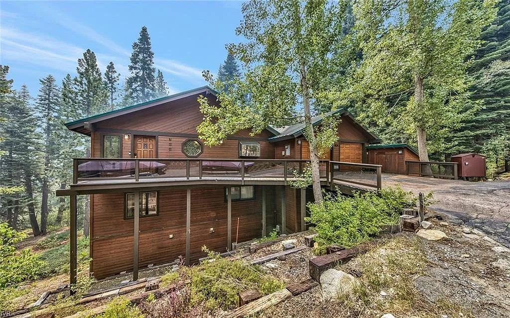 766 Geraldine Dr photo 1
