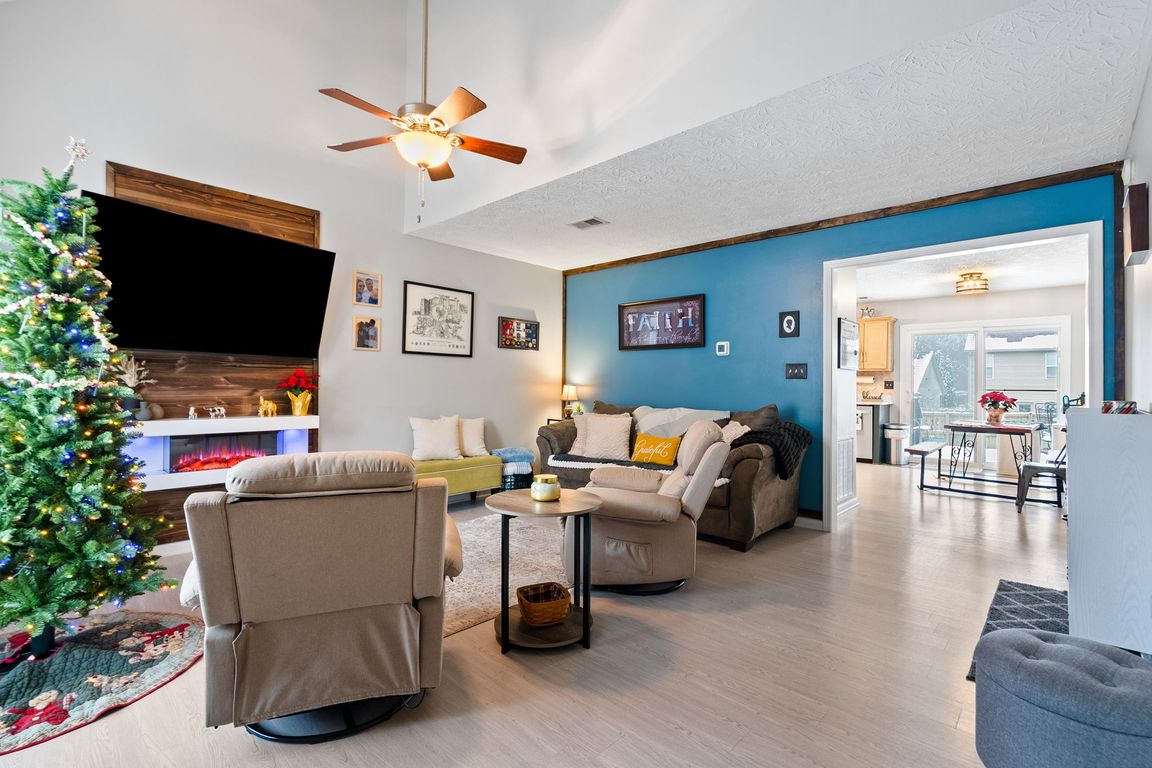 next background image