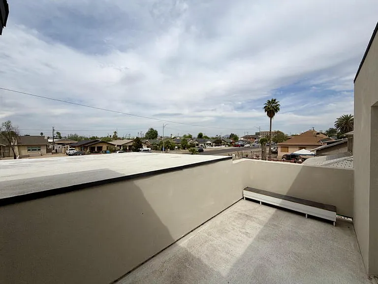 2029 W Adams St — Photo 16