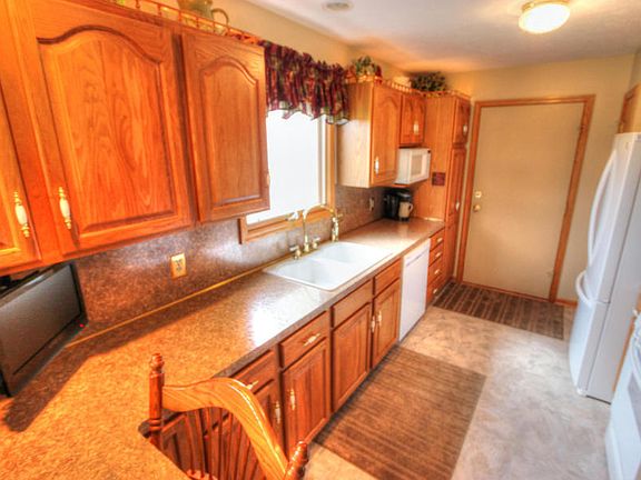 4th image of 6064 Crystal Dr