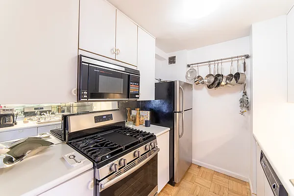 Rented by Douglas Elliman | media 4