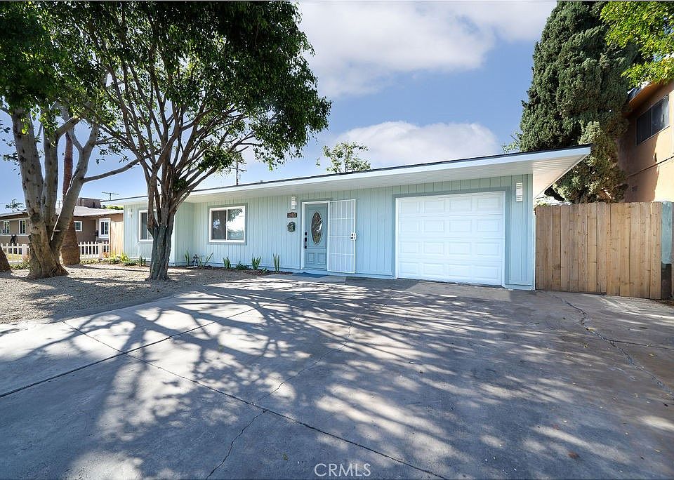 1st image of 1405 W Saint Gertrude Pl