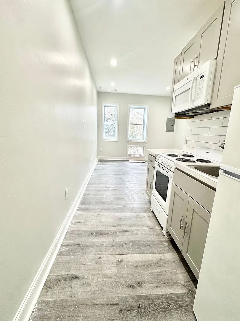 5002 Walnut Street — Photo 3