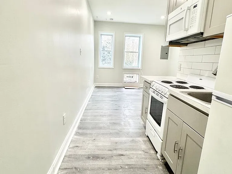 5002 Walnut Street — Photo 3