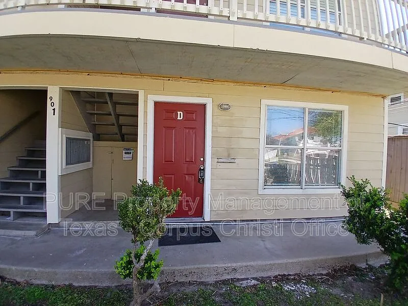 Building Photo - 901 Furman Ave #D