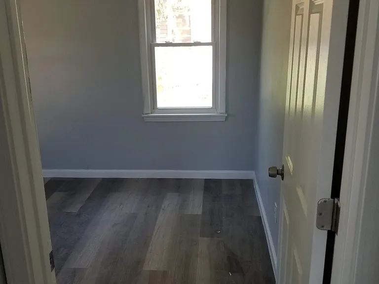 11805 Timken Ave — Photo 8
