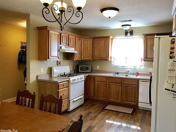 5th image of 110 Rock Creek Dr