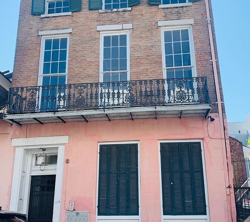 1st image of 414 Burgundy St APT 3