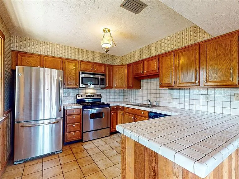 19803 Reading Rd — Photo 26