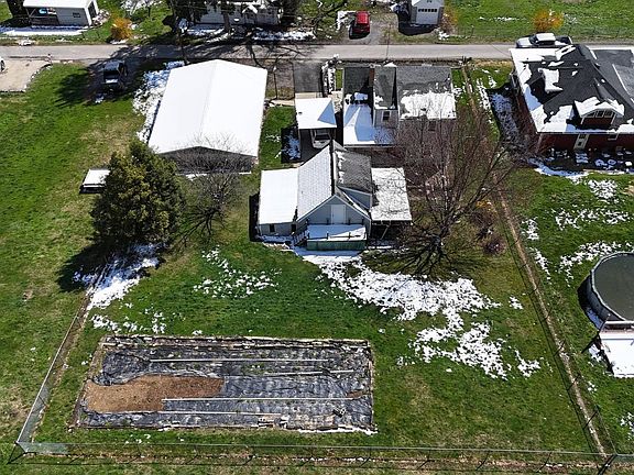 3rd image of 1616 Price St