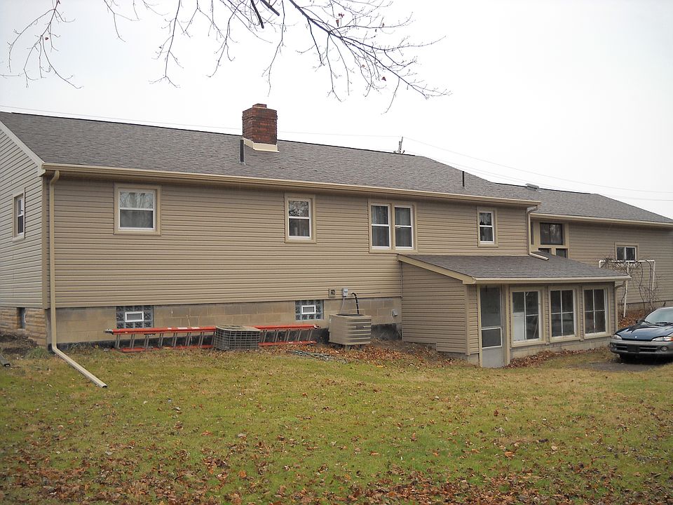 2nd image of 1869 S Hubbard Rd