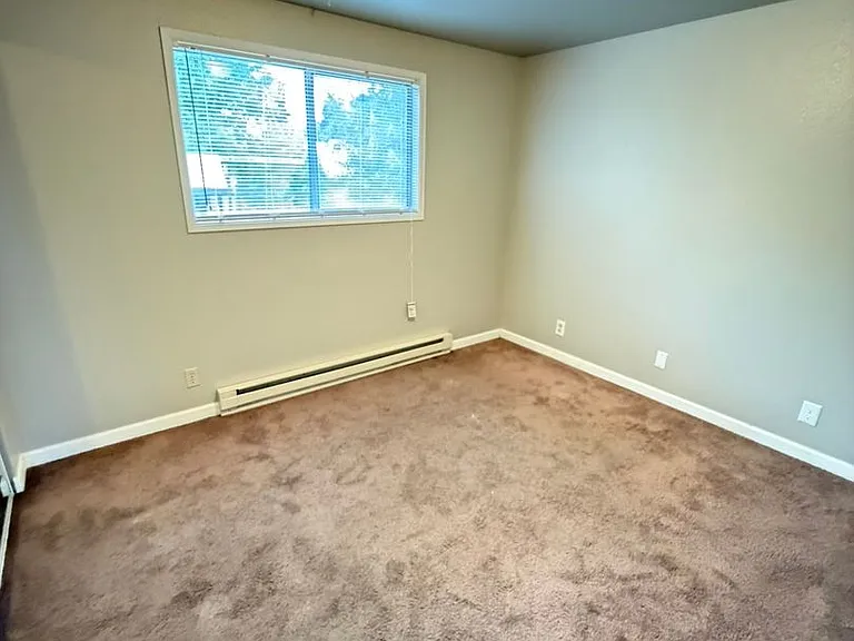 177 W C St #6 — Photo 17