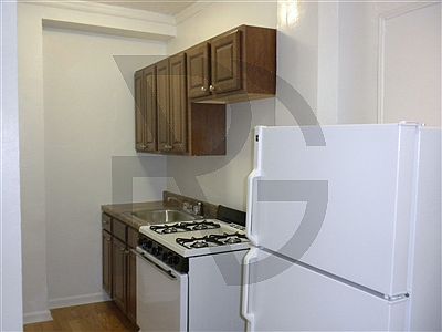 2nd image of 5417 N Kenmore Ave #5417310