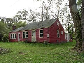 2nd image of 130 Riverton Rd