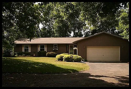 6190 Amelia Dr photo 1