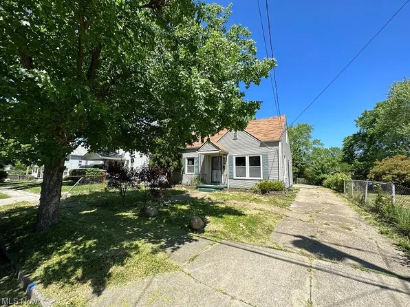1067 Wyley Ave, Akron, OH 44306