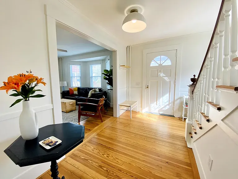 4 Apthorp Ave — Photo 5