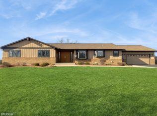 12524 Grandview Dr, Huntley, IL 60142
