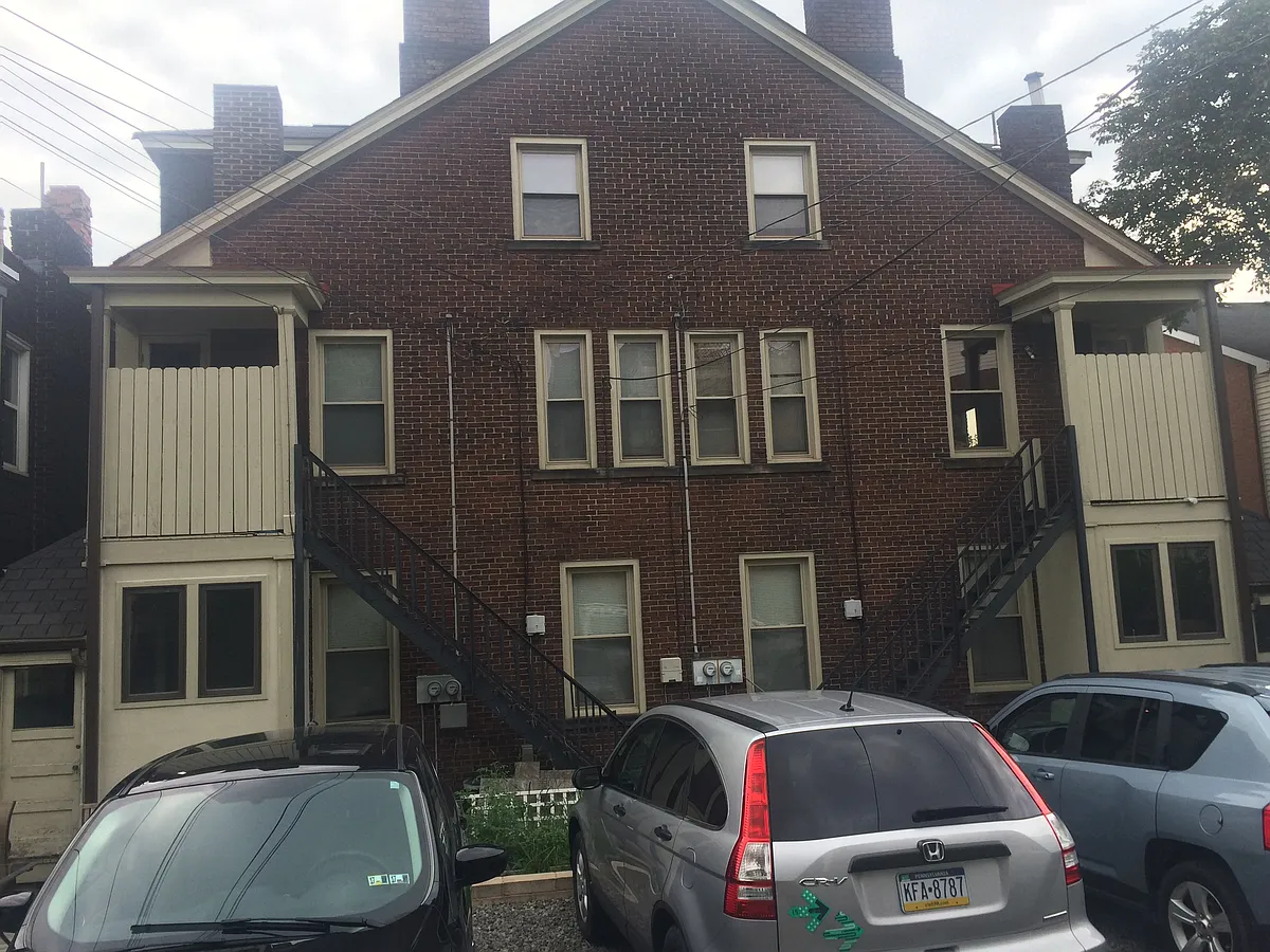 Building Photo - 730 Summerlea St #2