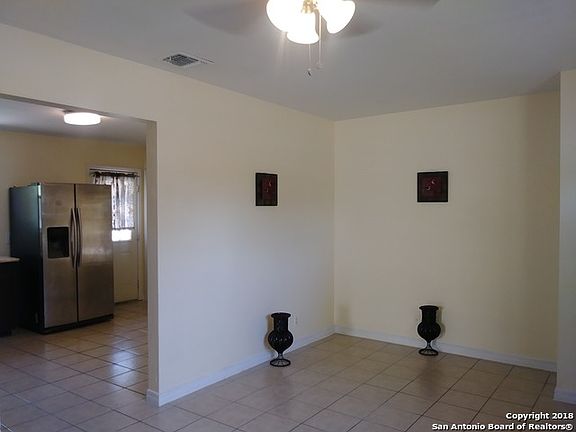 4th image of 4914 Benham Dr