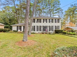 987 Flamecrest Dr, Stone Mountain, GA 30083
