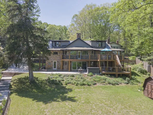 2206 Timberlake Dr, Lynchburg, VA 24502