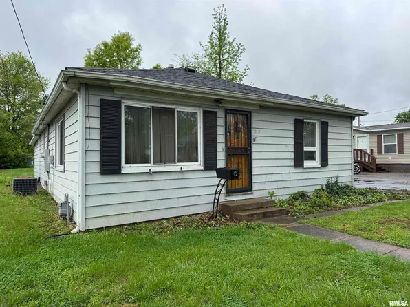 809 W Chestnut St, Marion, IL 62959