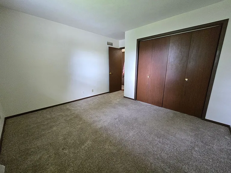 1705 Linda Ln — Photo 9