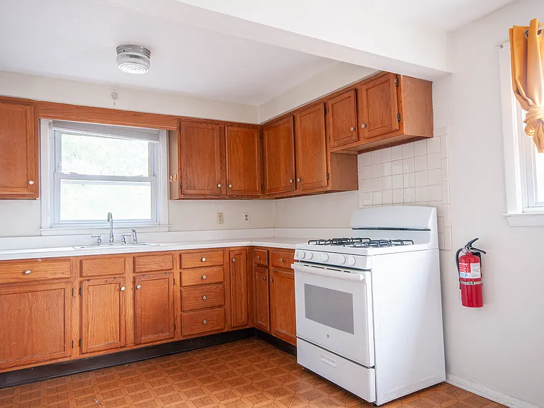 112 Highland Ave #2 — Photo 8