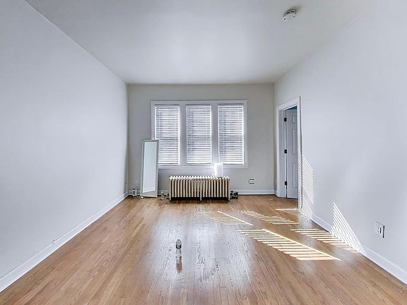 5th image of 12855 Division St