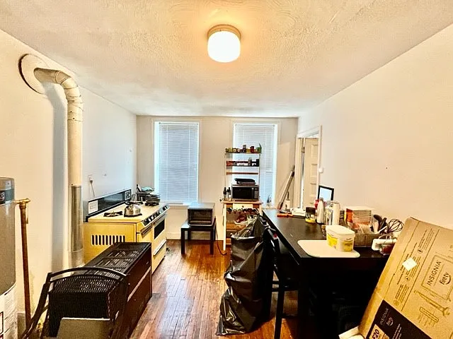 31 Thacher St #5R — Photo 14