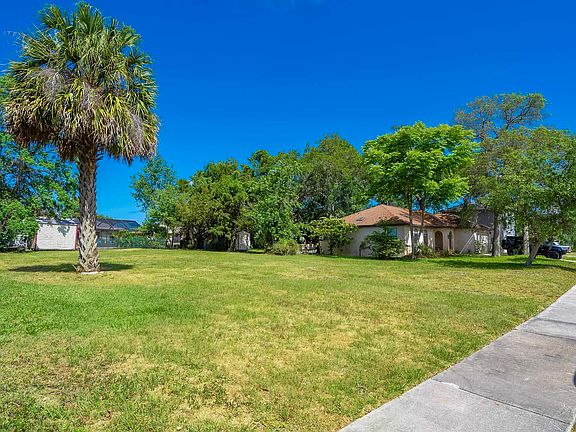 3rd image of 667 Aleida Dr