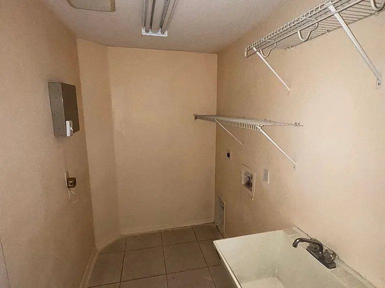 10330 SW 54th Ct — Photo 17