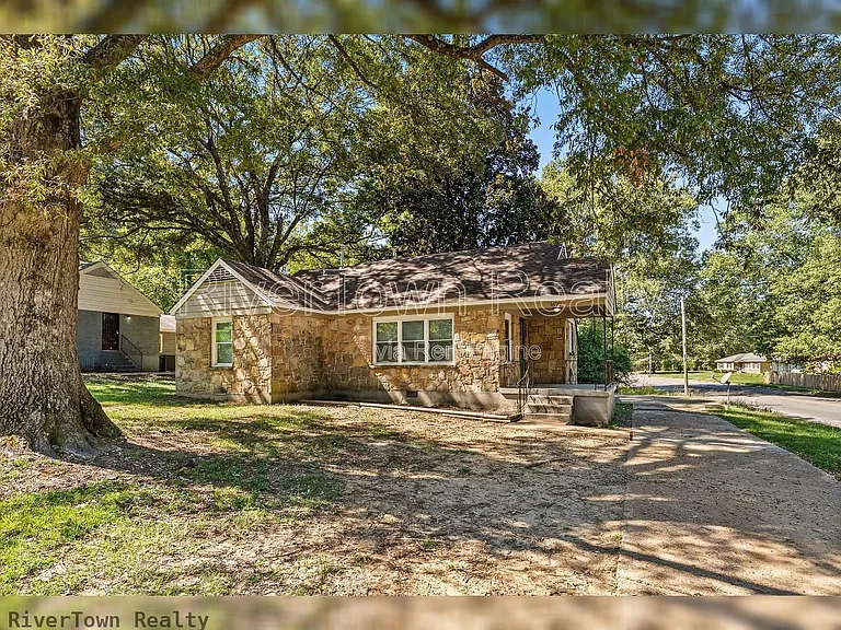 1678 Alta Vista Ave — Photo 3