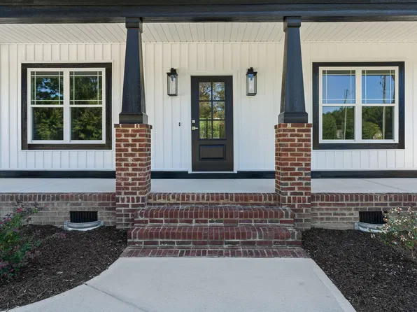 205 Big Pine Rd, Clayton, NC 27520