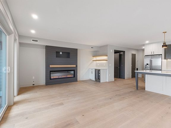 4th image of 59 Spear St #401