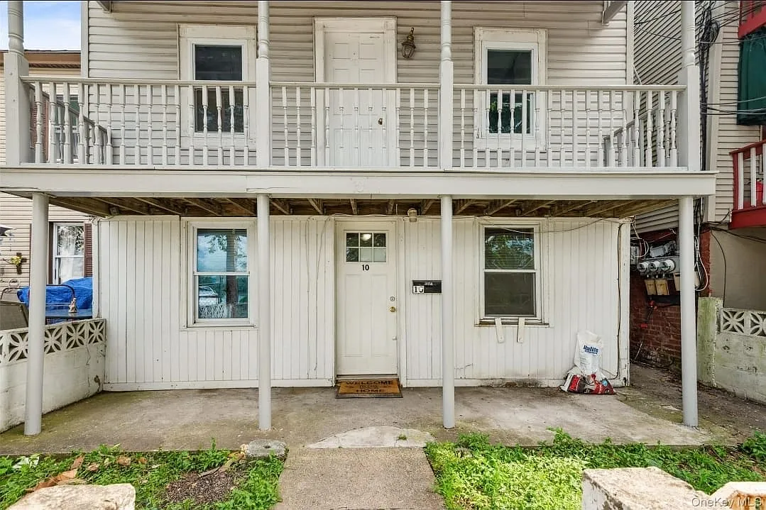 4 bed, 1454 sqft, $2,999 — Photo 2