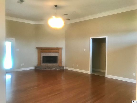 4th image of 2203 Brierfield Dr
