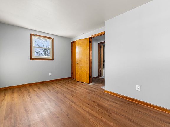 4th image of 336 Princeton Ave Floor 2