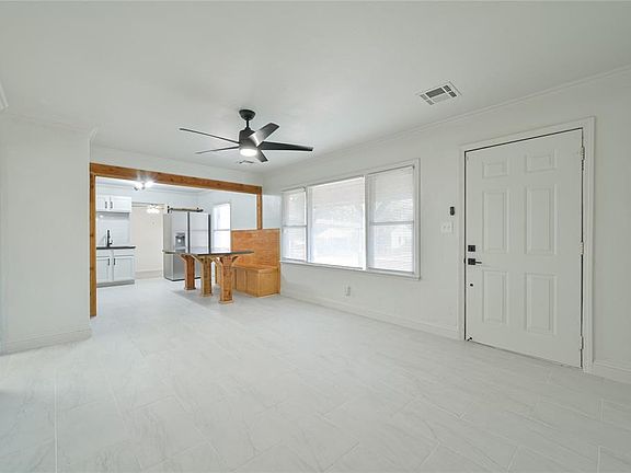 4th image of 3716 SE 23rd St
