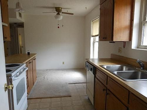5th image of 3402 Empress Dr