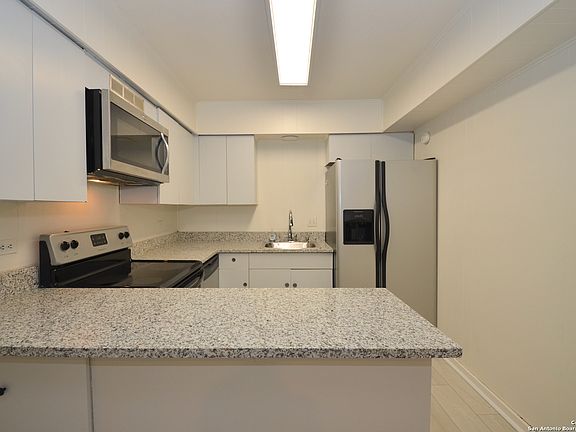 5th image of 209 W Silver Sands Dr #8